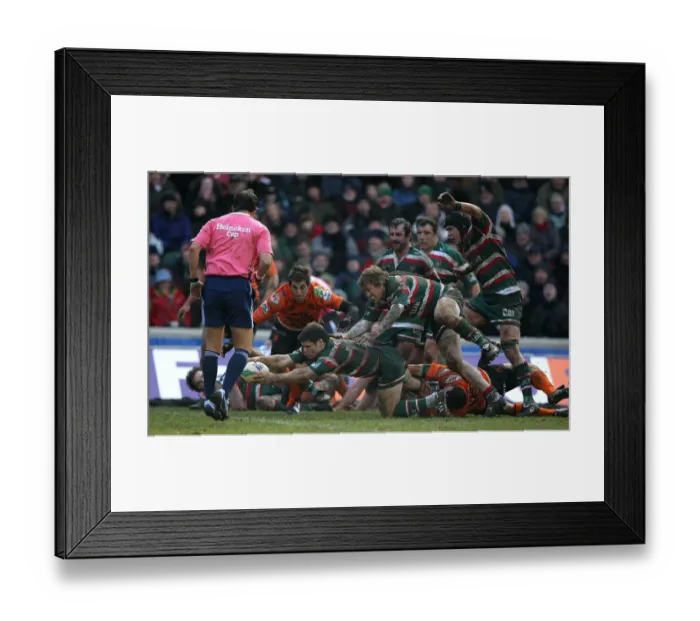 Framed Print : Dan Hipkiss Scores His 2nd Try Framed Print : Dan Hipkiss Scores His 2nd Try