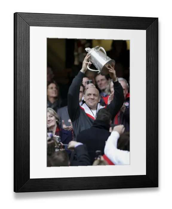 Framed Print : Mike Tindall Holds The Calcutta Cup Framed Print : Mike Tindall Holds The Calcutta Cup