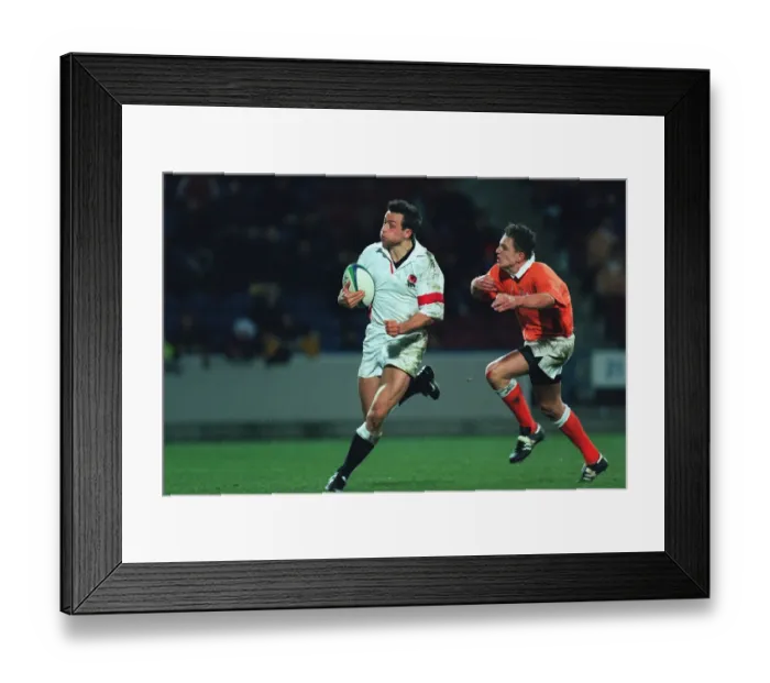 Framed Print : Dan Luger Outpaces Viguurs Framed Print : Dan Luger Outpaces Viguurs