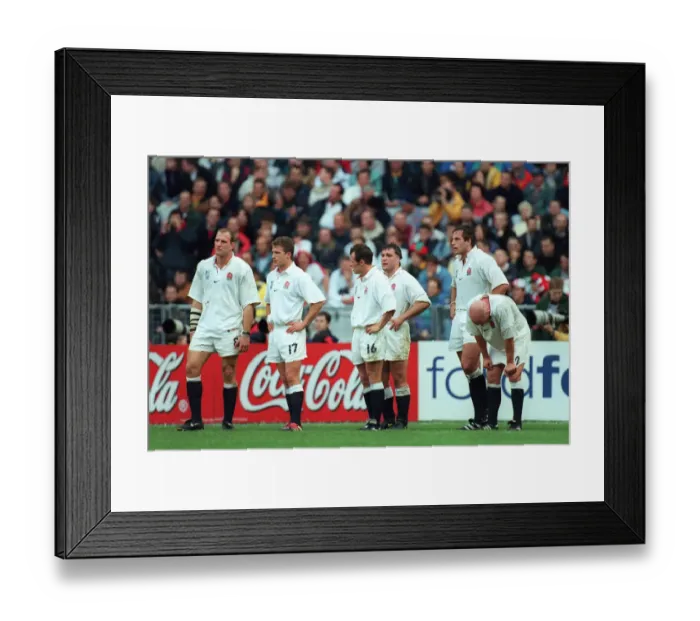 Framed Print : England Team Looking Dejected Framed Print : England Team Looking Dejected
