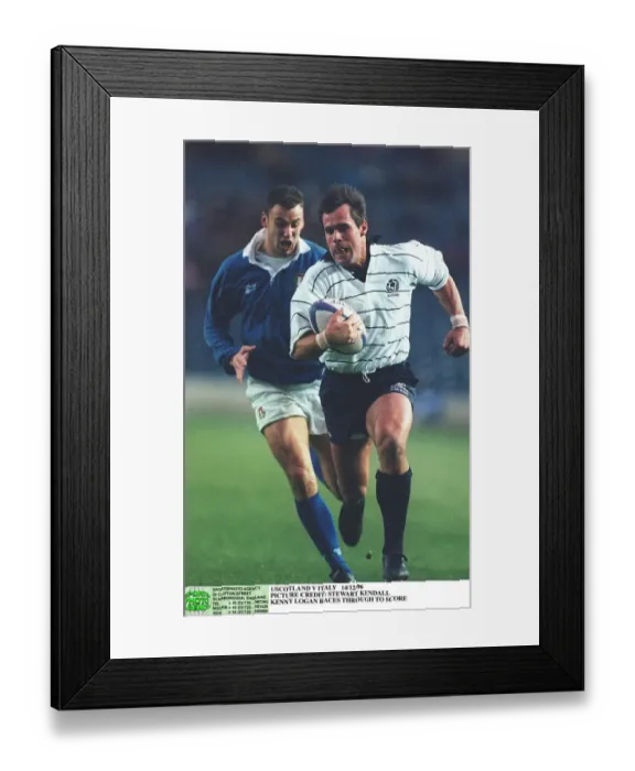 Framed Print : Kenny Logan Races Through To