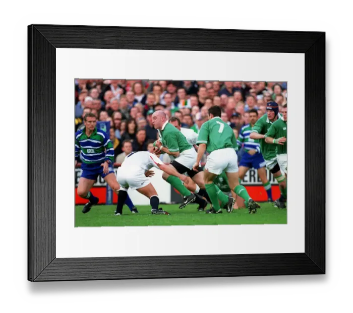 Framed Print : Keith Wood Beats Defence Framed Print : Keith Wood Beats Defence