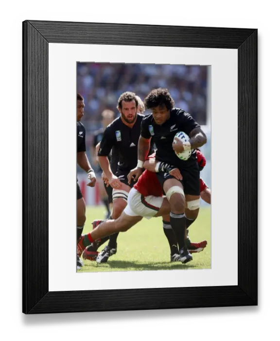 Framed Print : Sione Lauaki Bursts Through Framed Print : Sione Lauaki Bursts Through