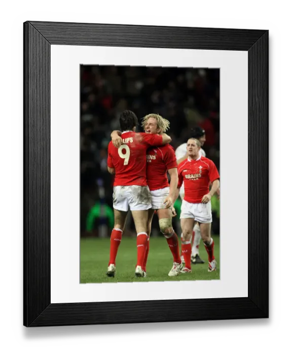 Framed Print : Alix Popham & Michael Phillips Framed Print : Alix Popham & Michael Phillips