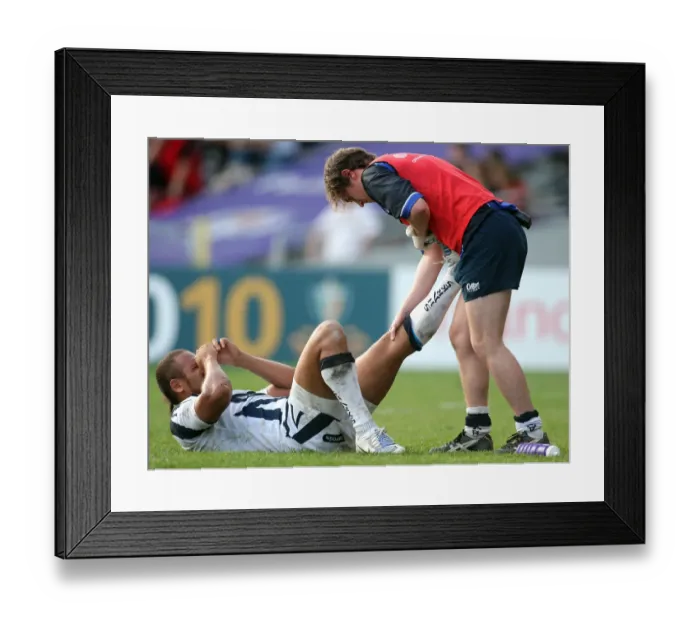 Framed Print : Marika Vakacegu Suffers Cramp