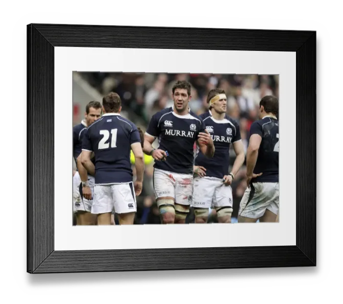 Framed Print : Nathan Hines & Dejected Team Framed Print : Nathan Hines & Dejected Team