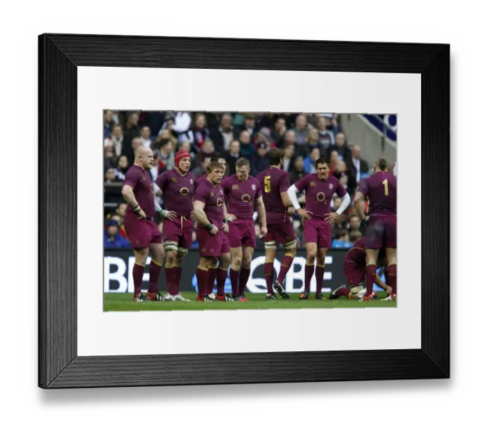 Framed Print : Dejected England Players