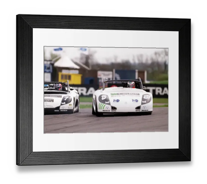 Framed Print : Owen Mildenhall, Simon Hill Framed Print : Owen Mildenhall, Simon Hill