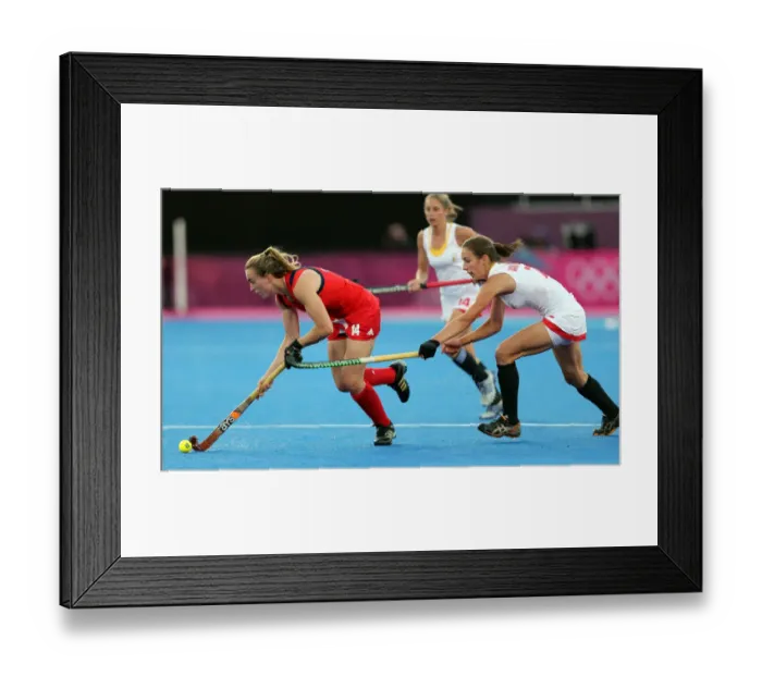 Framed Print : Laura Bartlett & Judith Vandermeiren Framed Print : Laura Bartlett & Judith Vandermeiren