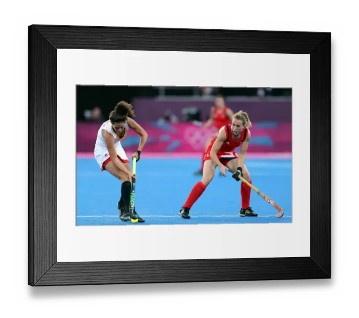 Framed Print : Laura Bartlett & Anouk Raes Framed Print : Laura Bartlett & Anouk Raes