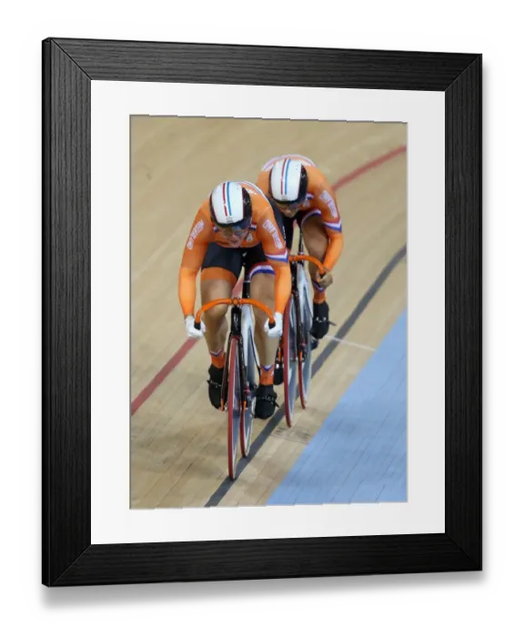 Framed Print : Willy Kanis & Yvonne Hijenaar Framed Print : Willy Kanis & Yvonne Hijenaar