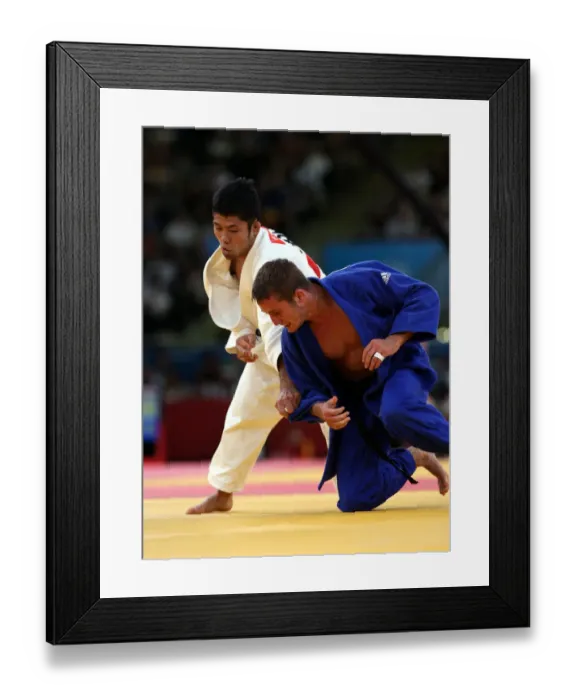 Framed Print : Artiom Aeshanski & Hiroaki Hiraoka