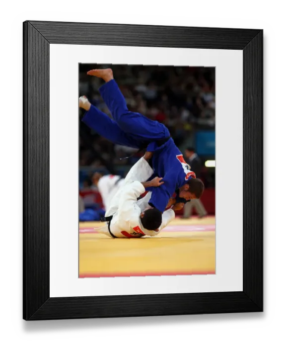 Framed Print : Artiom Aeshanski & Hiroaki Hiraoka Framed Print : Artiom Aeshanski & Hiroaki Hiraoka