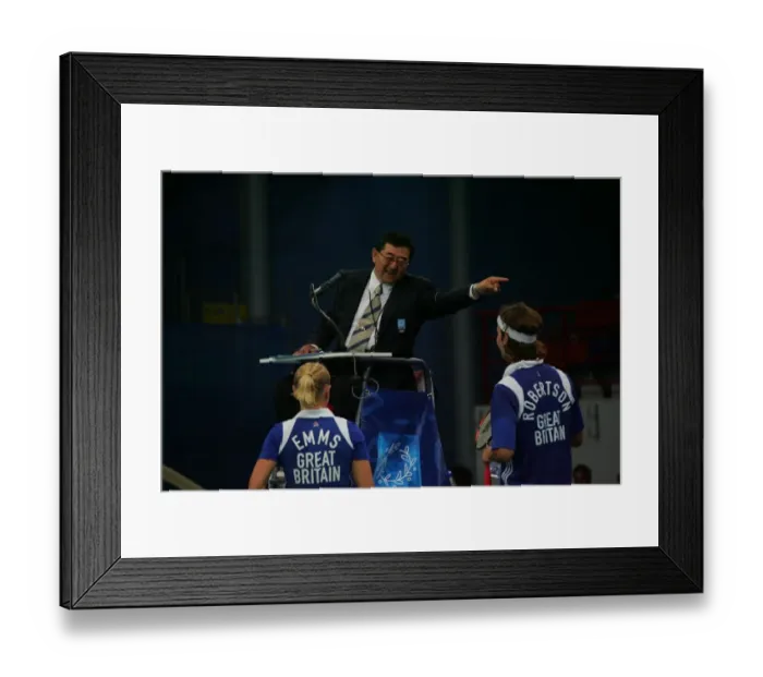 Framed Print : Gail Emms & Nathan Robertson And Umpire Framed Print : Gail Emms & Nathan Robertson And Umpire