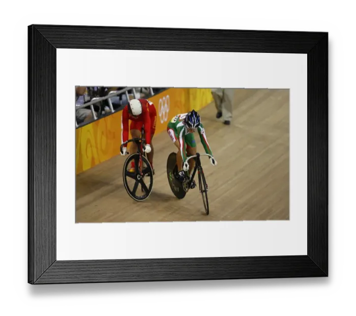 Framed Print : Shuang Guo & Natallia Ntsylinskaya Framed Print : Shuang Guo & Natallia Ntsylinskaya