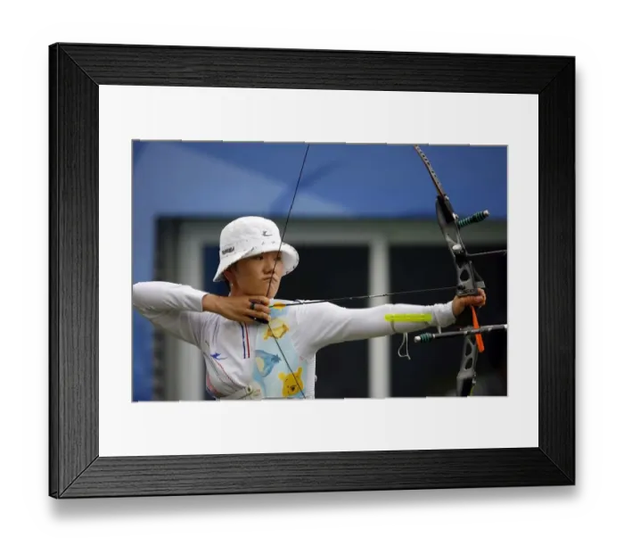 Framed Print : Hyun-Sung Park Framed Print : Hyun-Sung Park
