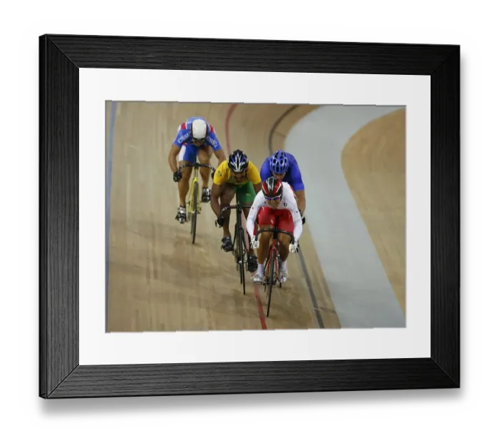 Framed Print : Mens Point Race Framed Print : Mens Point Race