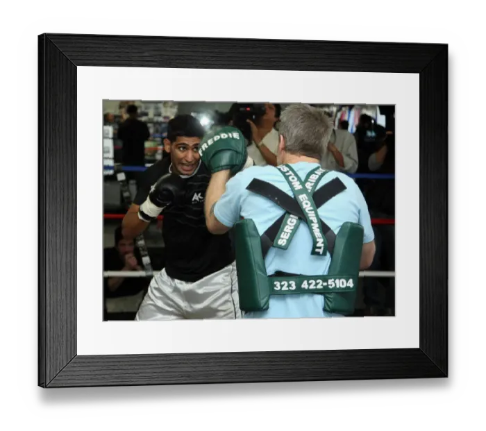 Framed Print : Amir Khan, Freddie Roach Framed Print : Amir Khan, Freddie Roach