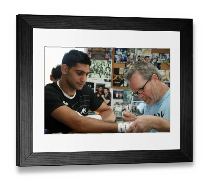 Framed Print : Amir Khan, Freddie Roach Framed Print : Amir Khan, Freddie Roach