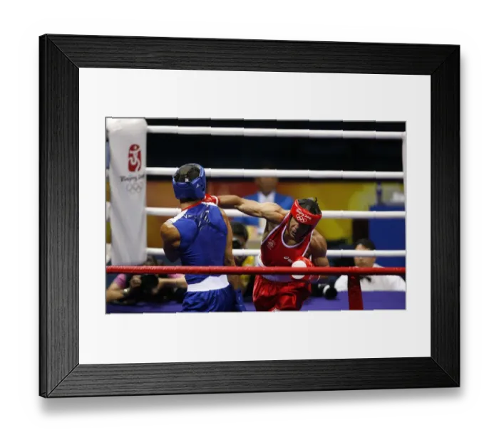 Framed Print : James Degale V Darren Sutherland Framed Print : James Degale V Darren Sutherland