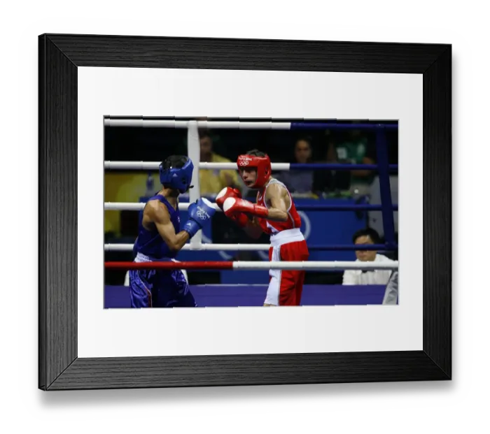 Framed Print : Vincenzo Picardi V Somjit Jongjohor