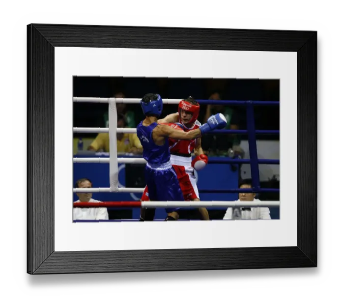 Framed Print : Vincenzo Picardi V Somjit Jongjohor Framed Print : Vincenzo Picardi V Somjit Jongjohor