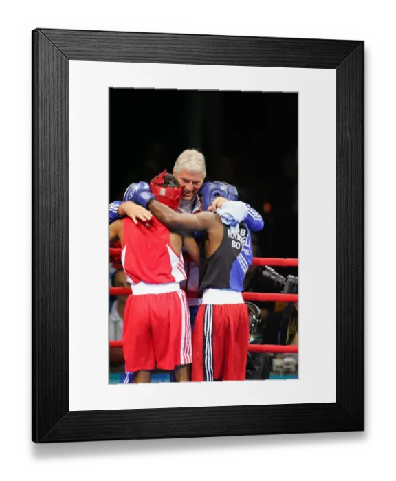 Framed Print : Amir Khan, Mario Kindelan & Mick Jelley
