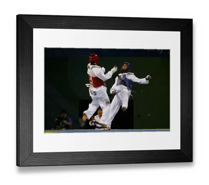 Framed Print : Ryan Carneli & Chutchawal Khawlaor