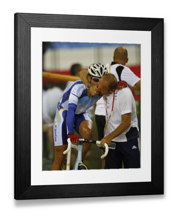 Framed Print : Juan Esteban Curuchet & Coach Framed Print : Juan Esteban Curuchet & Coach