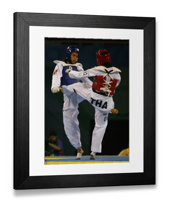 Framed Print : Buttree Puedpong & Thi Ngoc Truc Tran Framed Print : Buttree Puedpong & Thi Ngoc Truc Tran