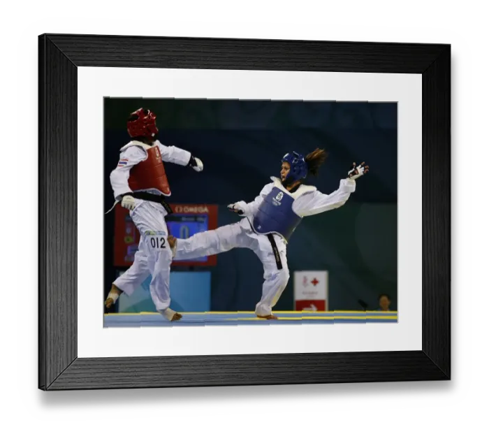 Framed Print : Puedpong Buttree & Dalia Contreras Rivero Puedpong Buttr
