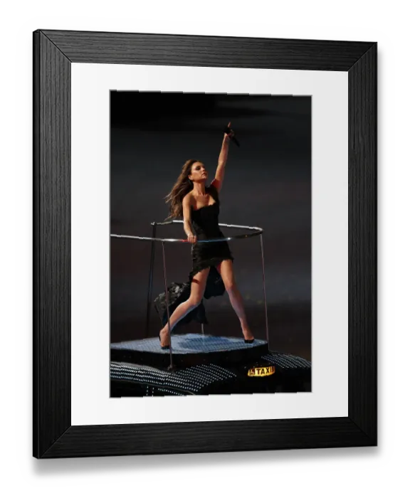 Framed Print : Victoria Beckham Framed Print : Victoria Beckham