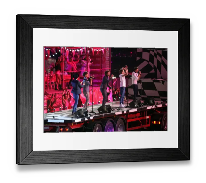 Framed Print : Louis Tomlinson, Zayn Malik, Harry Styles, Liam Payne Framed Print : Louis Tomlinson, Zayn Malik, Harry Styles, Liam Payne
