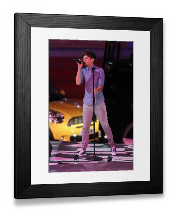 Framed Print : Louis Tomlinson Framed Print : Louis Tomlinson
