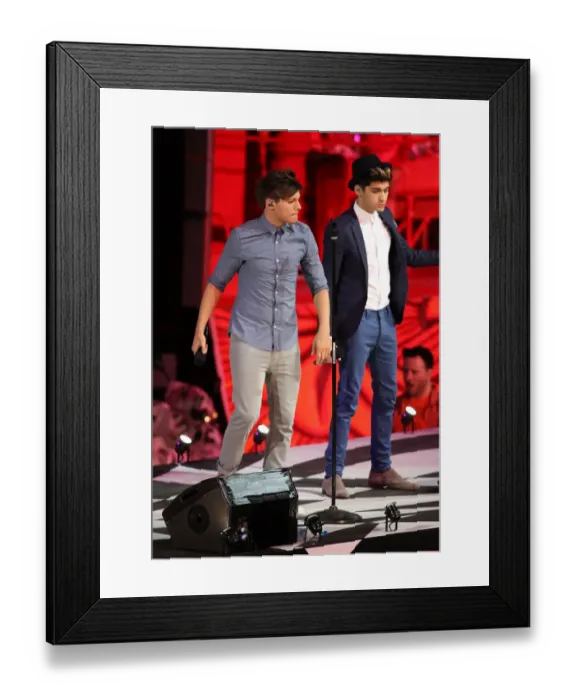 Framed Print : Louis Tomlinson & Zayn Malik Framed Print : Louis Tomlinson & Zayn Malik