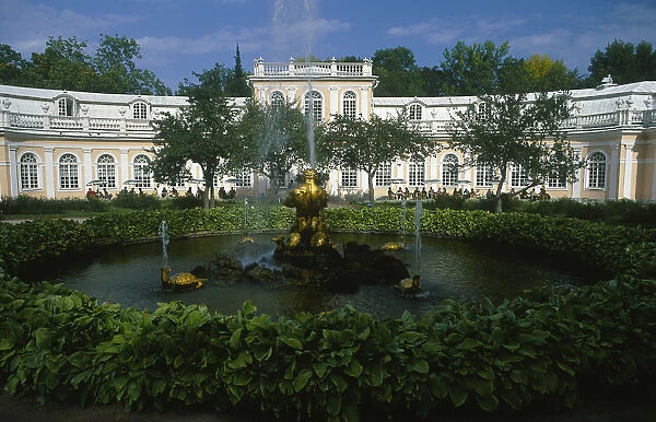 20017481. RUSSIA St. Petersburg Peterhof Palace grounds