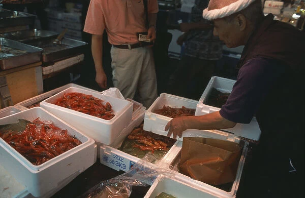 20060623. JAPAN Honshu Tokyo Tsukiji Fish Market with crates of prawns