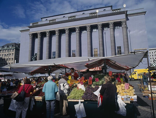 20088107. SWEDEN Stockholm Fruit stalls in front of the Konserthuset Concert Hall
