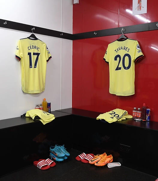 Arsenal Changing Room: Cedric and Nuno Tavares Shirts Before Crystal Palace Match