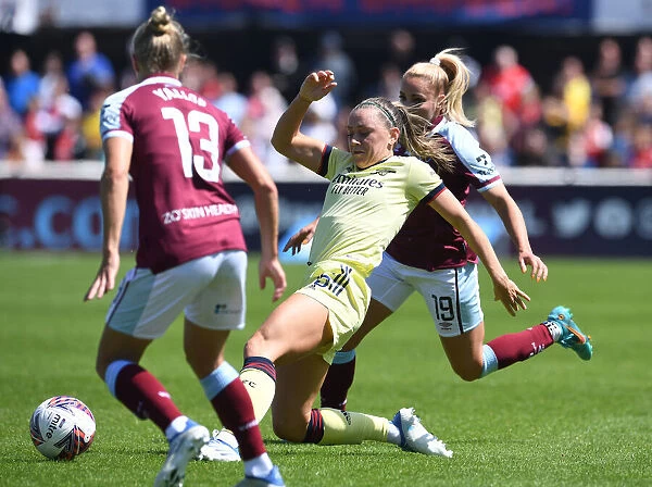 Arsenal Women vs. West Ham United Women: McCabe in Action - Barclays FA WSL Showdown