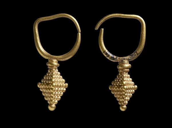 Earrings, Kish, Iraq, Neo-Babylonian 6th century BC (gold)