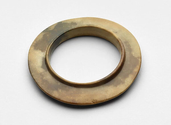 Flanged bracelet, c. 1300-c. 1050 BC (jade)