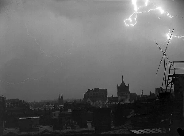 Lightning 1957 photographed from roof of Daily Mirror 3am