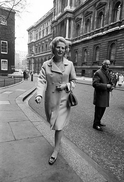 Margaret Thatcher Dec 1970 Leaing 10 Downing Street after cabinet Meeting