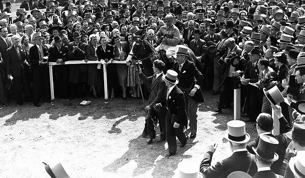 Pinza and jockey Gordon Richards after winning the Epsom Derby - 1953 led in by
