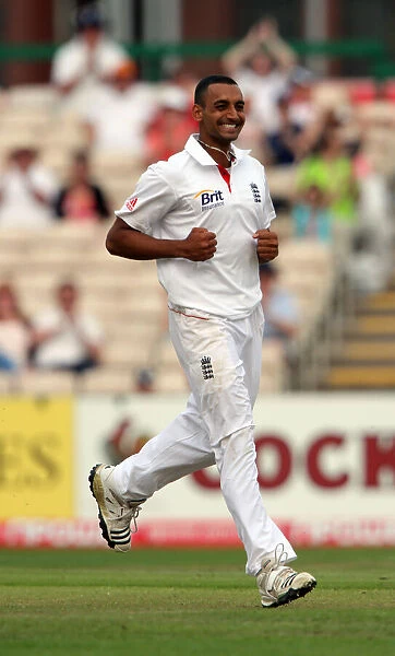 Ajmal Shahzad Celebrates His 1st Test Wicket