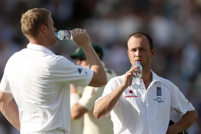 Framed Print : Andrew Flintoff & Jonathan Trott Enjoy Water Break Andre Framed Print : Andrew Flintoff & Jonathan Trott Enjoy Water Break Andre