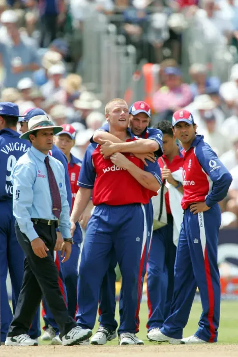 Framed Print : Andrew Flintoff & Steve Harmison Framed Print : Andrew Flintoff & Steve Harmison