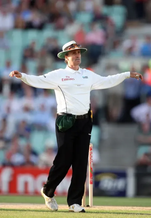 Framed Print : Billy Bowden Framed Print : Billy Bowden