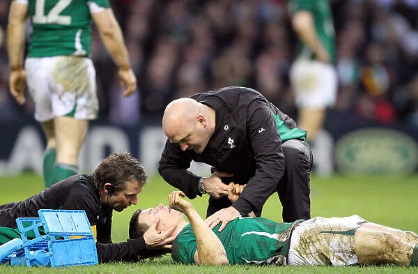 Brian O Driscoll Is Helped After Concussion